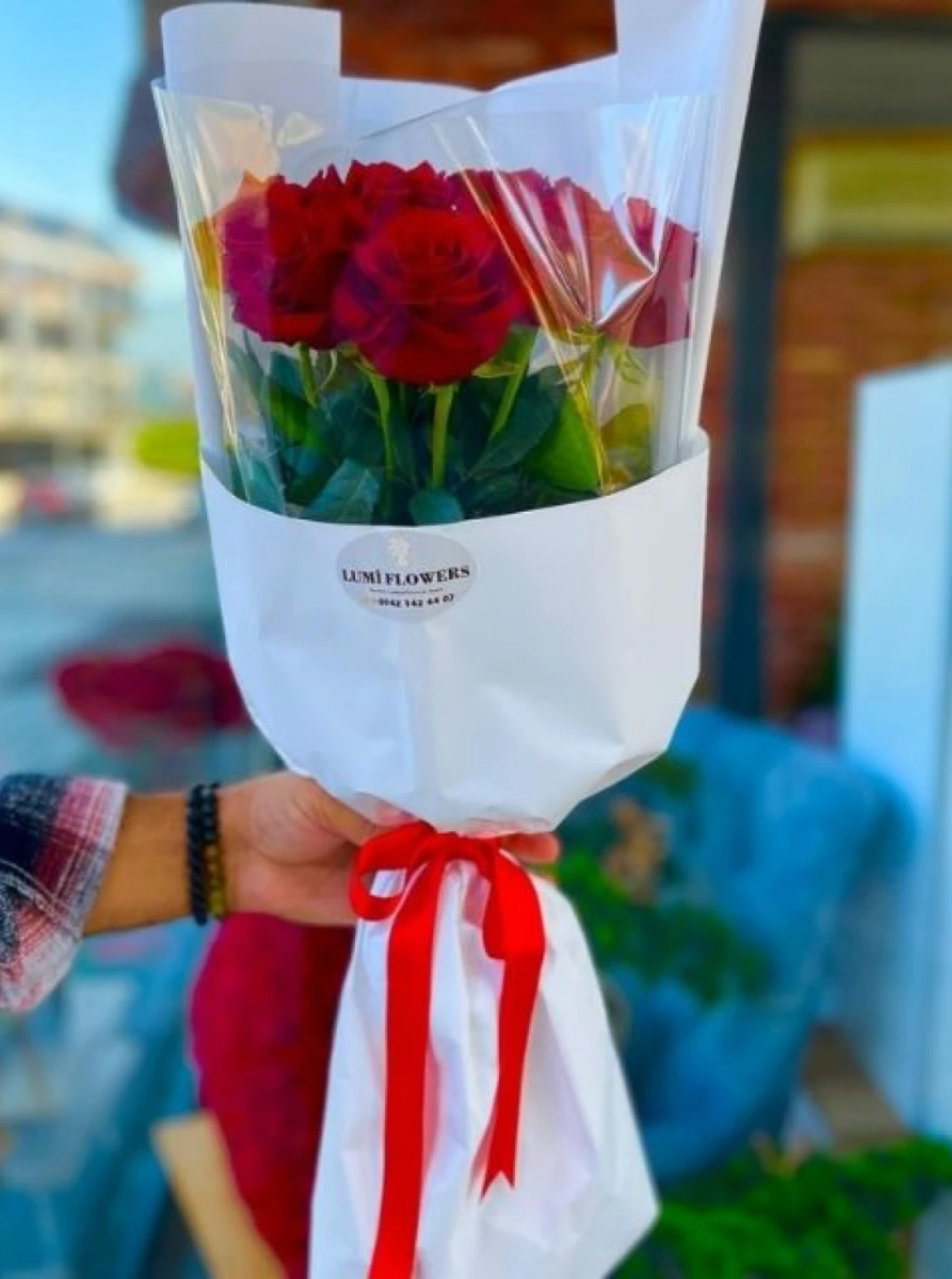 11 Kırmızı Gül Buketi (Şeffaf Beyaz Ambalajlı)