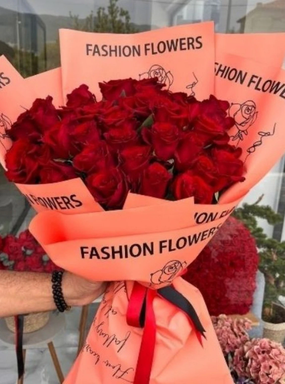 30 Kırmızı Gül Buketi (Turuncu Ambalajlı)