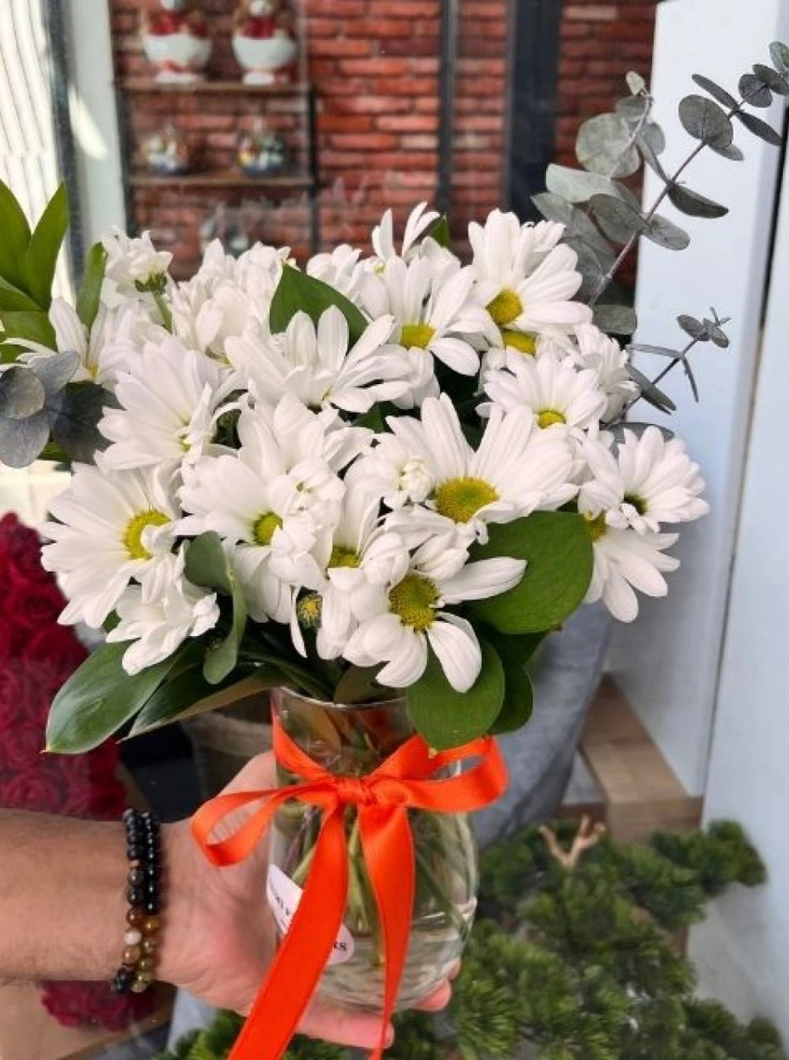 Cam Vazoda Beyaz Papatyalar