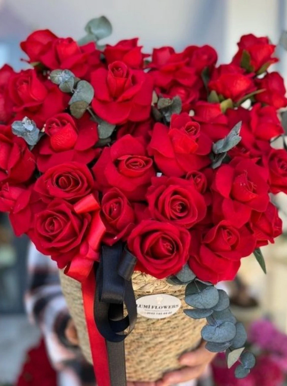 Hasır Sepette 35 Kırmızı Gül