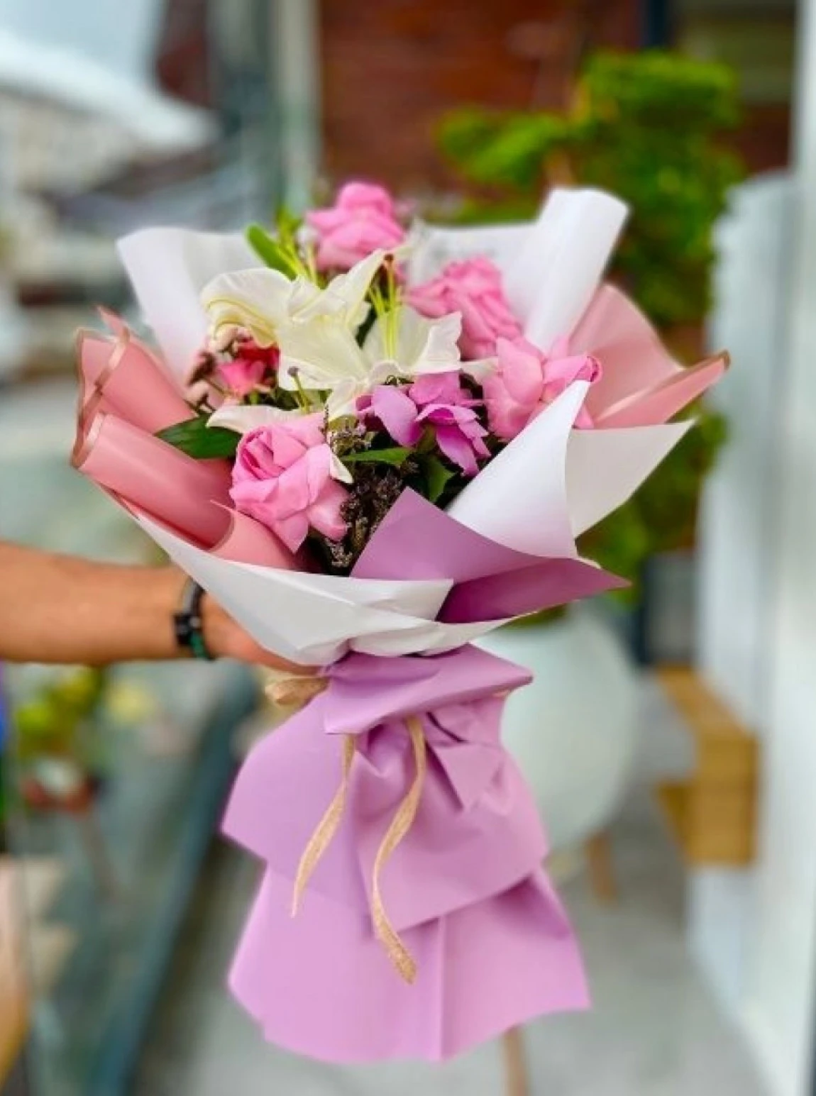 Pembe Düşler – Gül Ve Lilyum Buketi