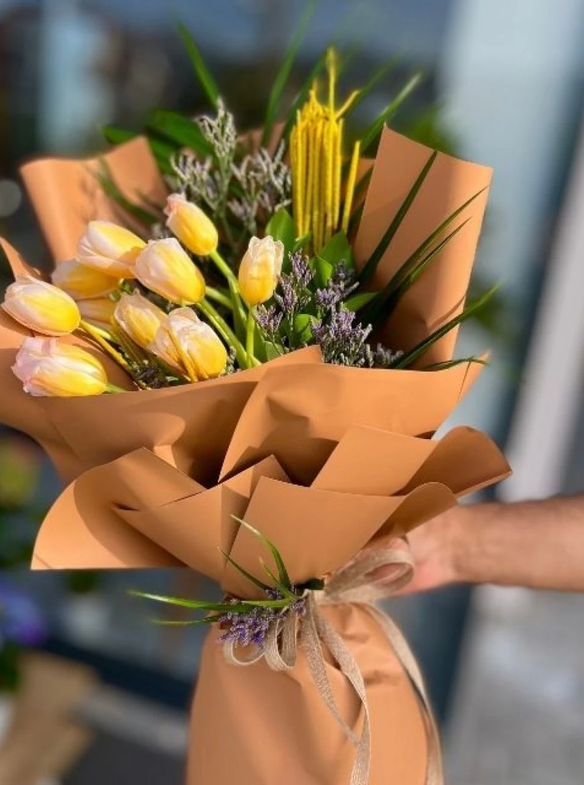 Sarı Lale Ve Lavanta Buketi – Baharın Zarafet