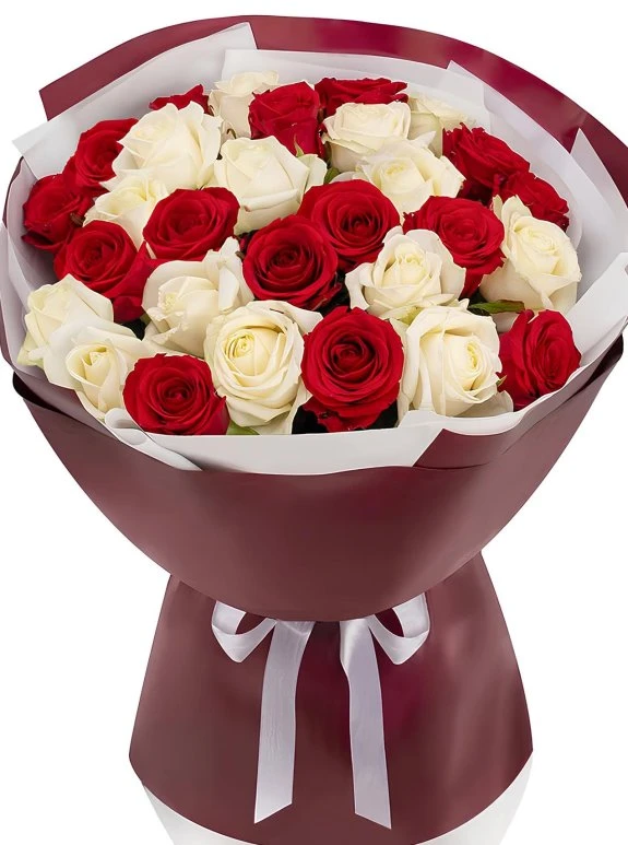 13 Beyaz 12 Kırmızı Gül Buketi