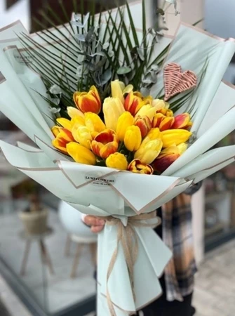 Aşkın Enerjisi Lale Buketi